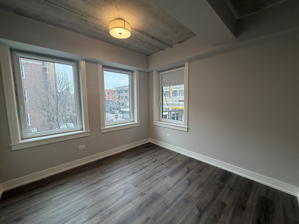 952 W Carmen Avenue - Photo 8