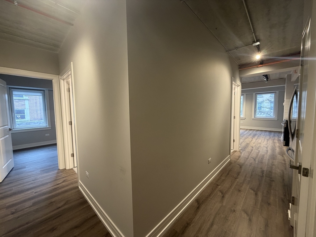 952 W Carmen Avenue - Photo 1