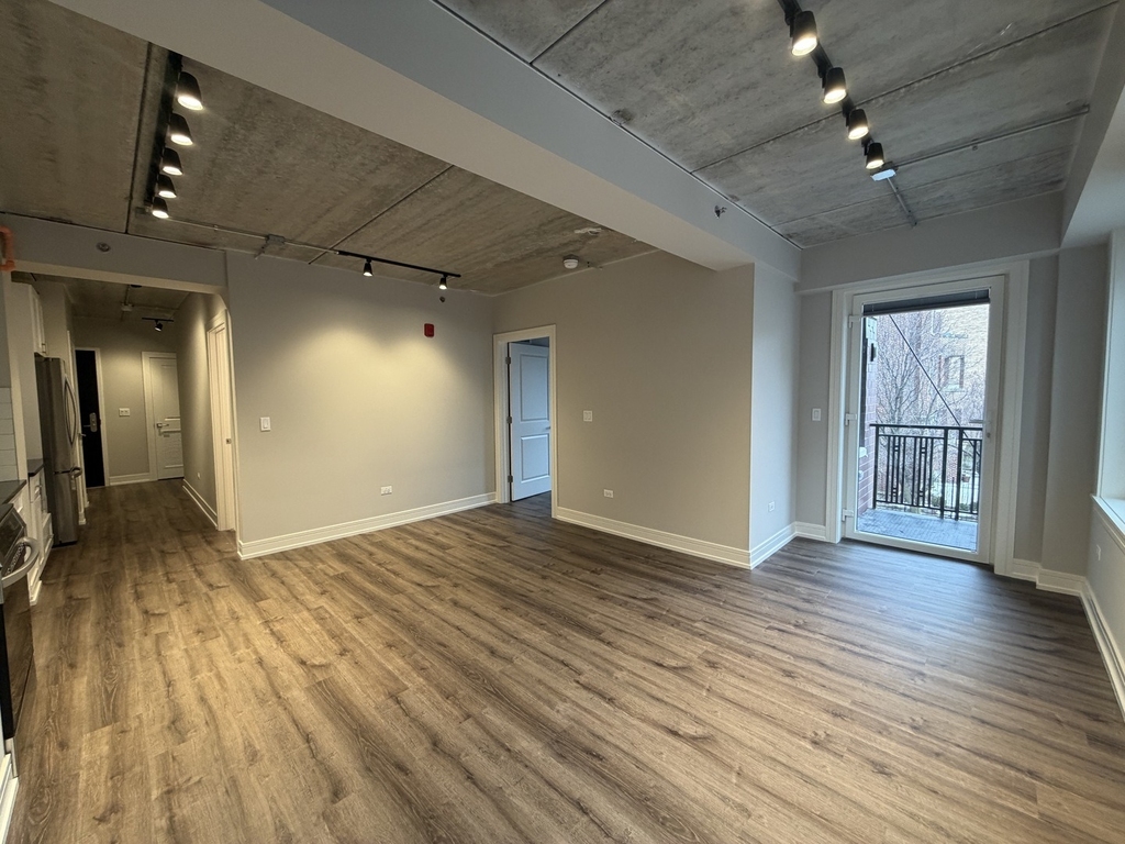952 W Carmen Avenue - Photo 5