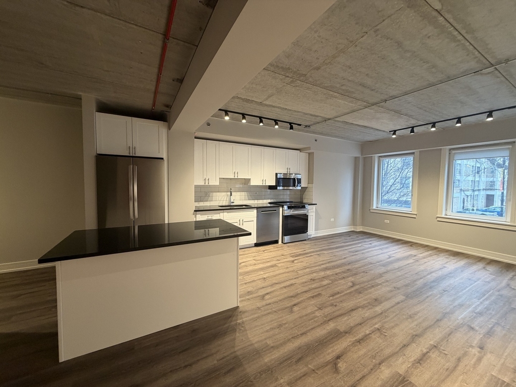 952 W Carmen Avenue - Photo 2
