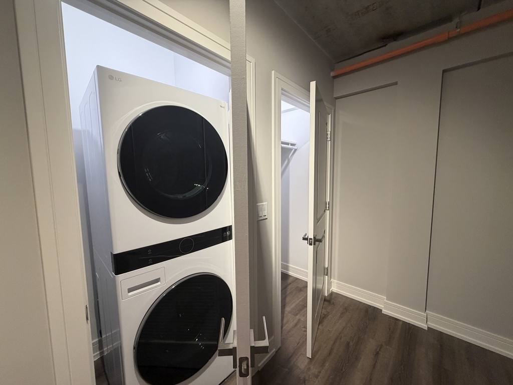 952 W Carmen Avenue - Photo 9