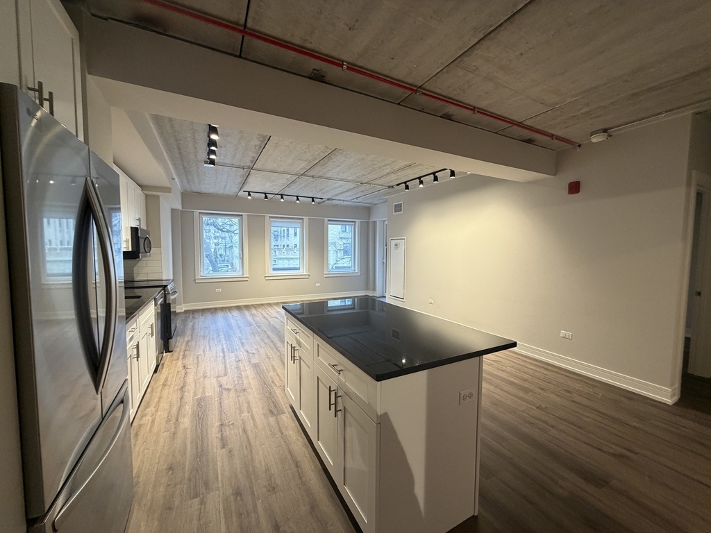 952 W Carmen Avenue - Photo 4