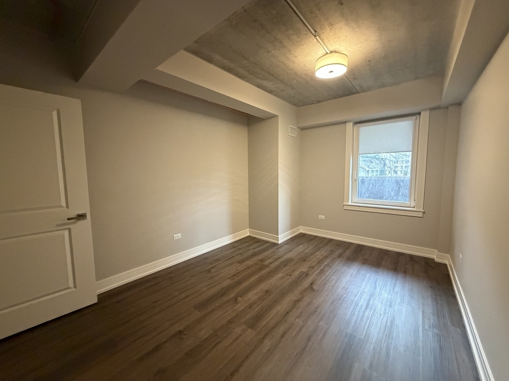 952 W Carmen Avenue - Photo 8