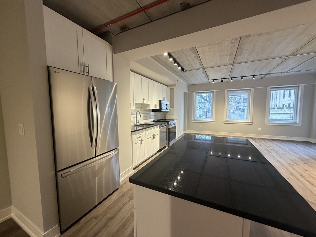 952 W Carmen Avenue - Photo 3