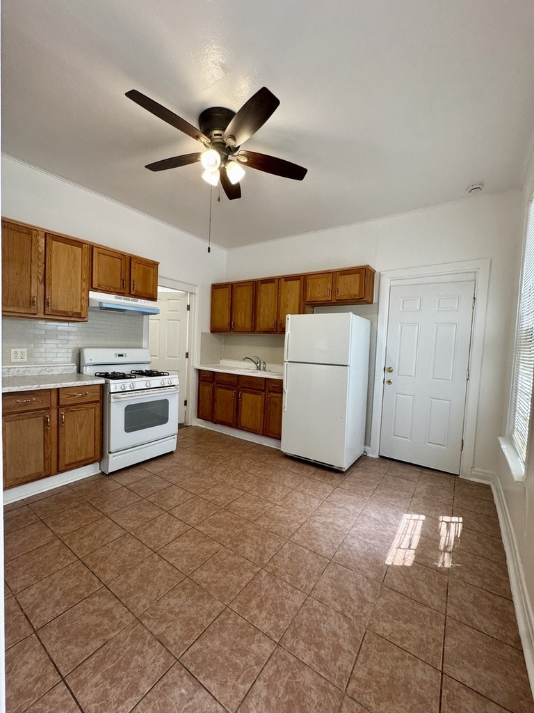 2409 S Spaulding Avenue - Photo 7