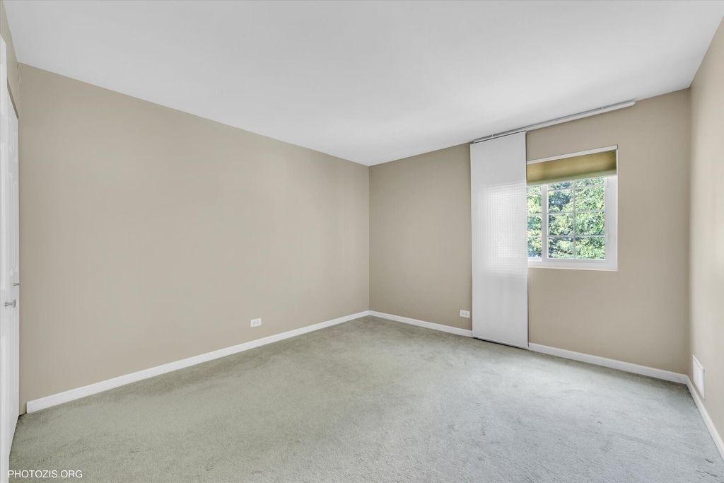 436 Yorktown Court - Photo 13