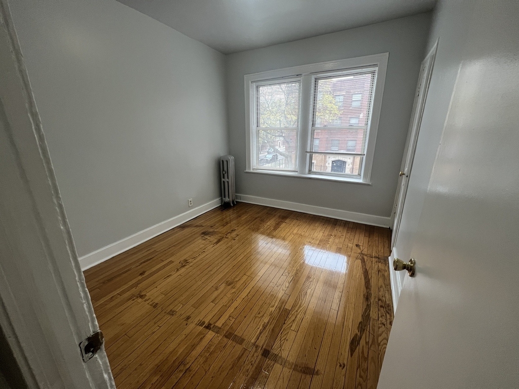 6802 S Clyde Avenue - Photo 3