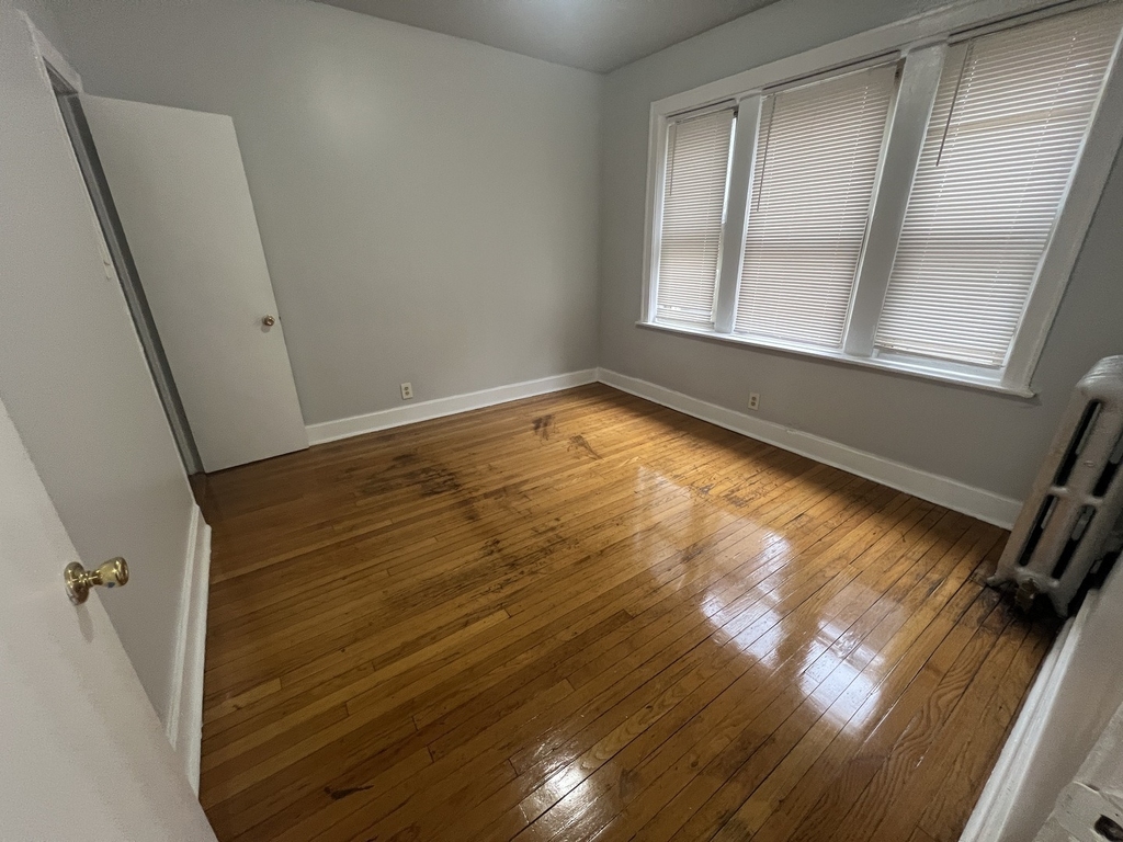 6802 S Clyde Avenue - Photo 2