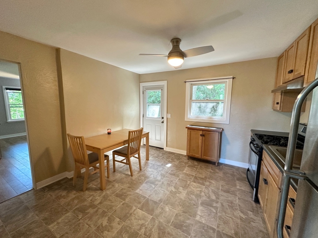2025 Sherman Boulevard - Photo 6