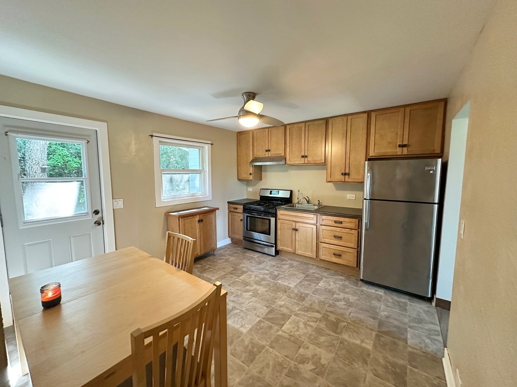 2025 Sherman Boulevard - Photo 3
