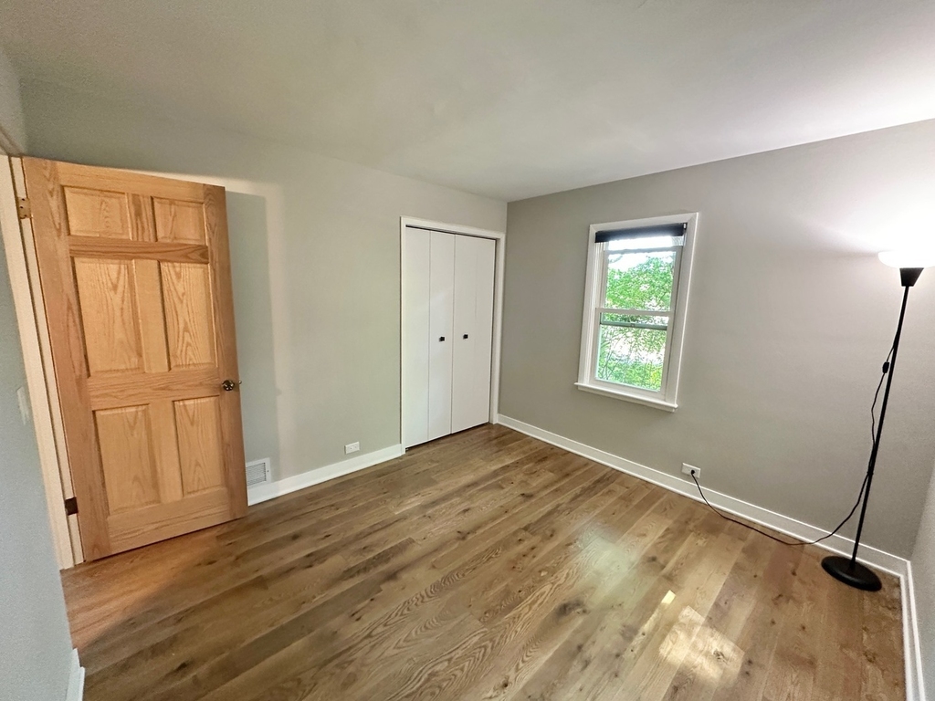 2025 Sherman Boulevard - Photo 8