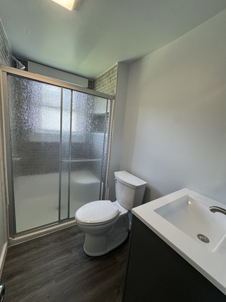 720 E 14th Street - Photo 3