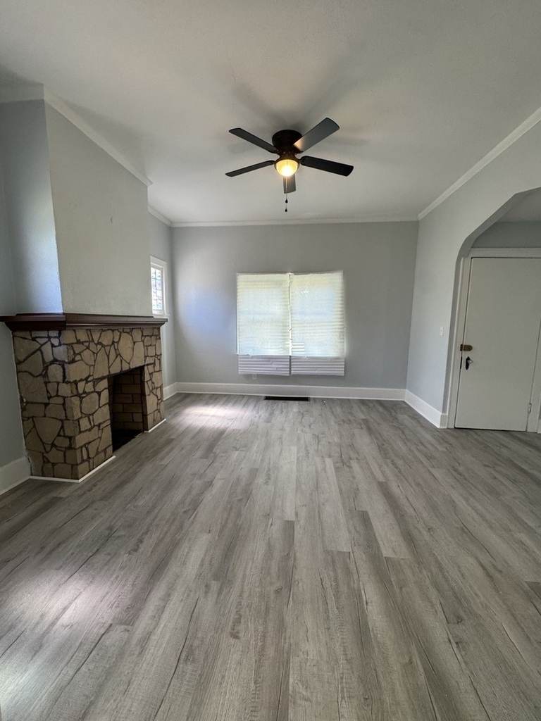 720 E 14th Street - Photo 2