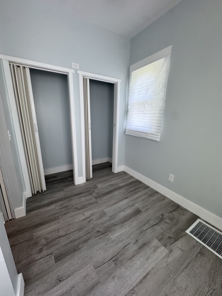 720 E 14th Street - Photo 7