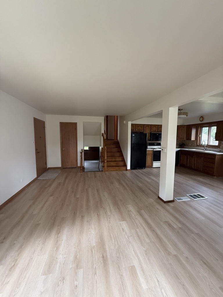 850 S Hillside Avenue - Photo 2