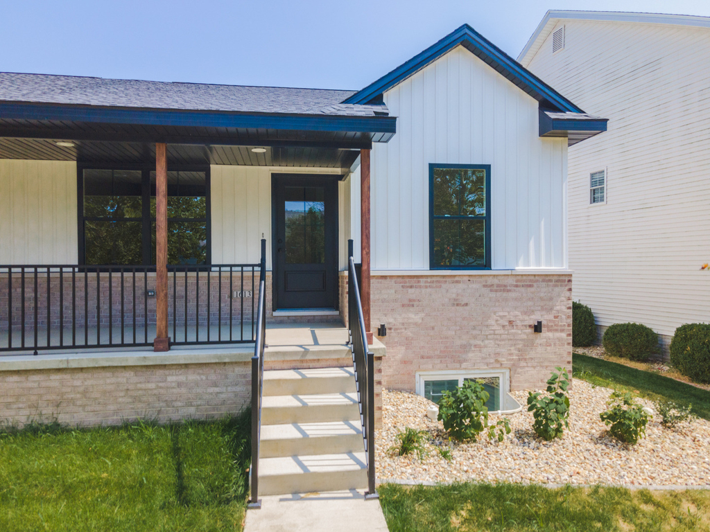 1613 Belclare Road - Photo 0