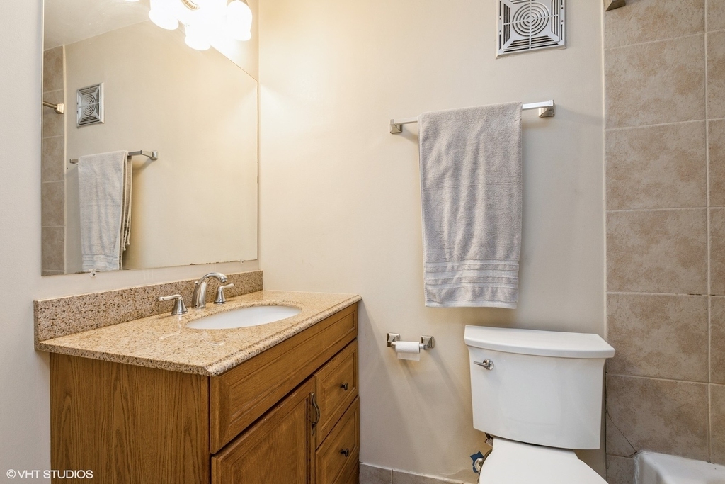 111 E Chestnut Street - Photo 10