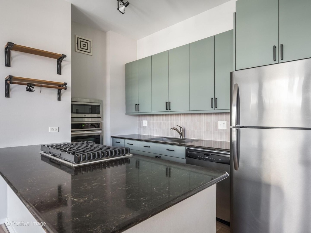 130 S Canal Street - Photo 9