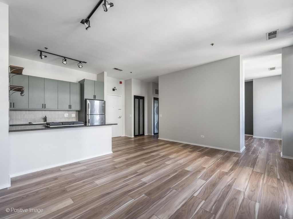 130 S Canal Street - Photo 7