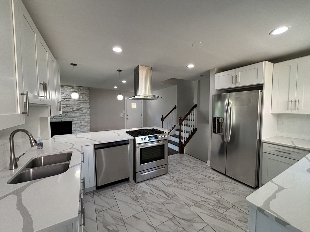 2036 Lake Avenue - Photo 4