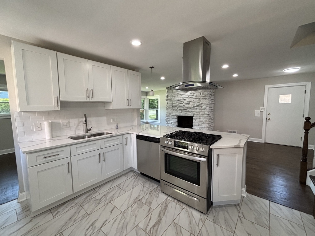 2036 Lake Avenue - Photo 3