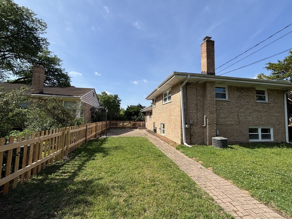 2036 Lake Avenue - Photo 9