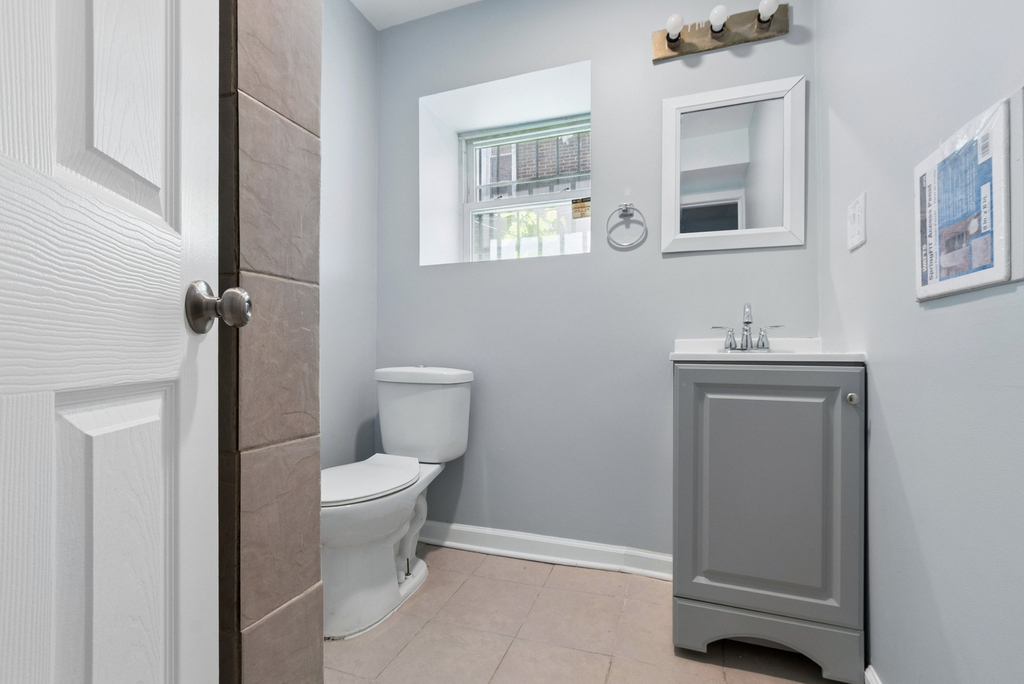 1404 S Hamlin Avenue - Photo 9