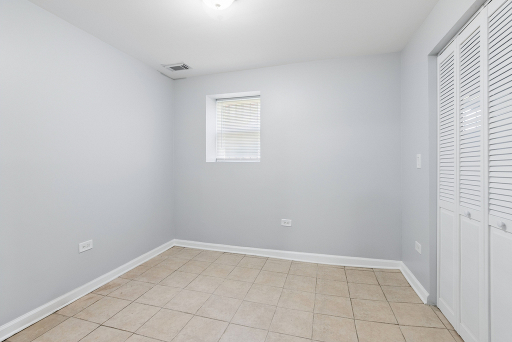 1404 S Hamlin Avenue - Photo 4
