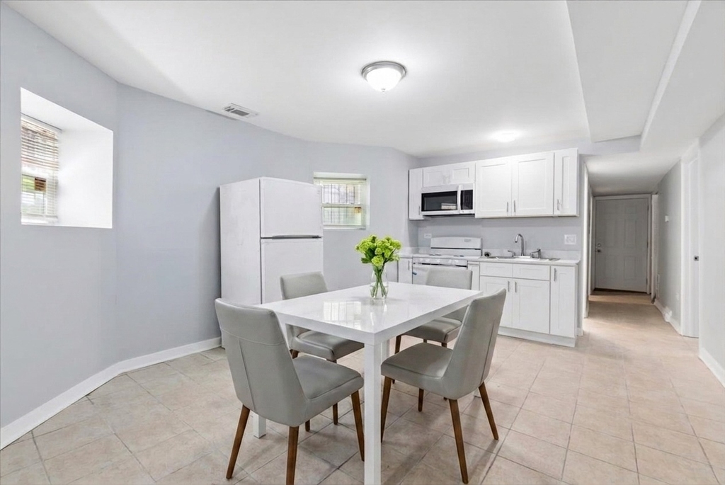 1404 S Hamlin Avenue - Photo 12