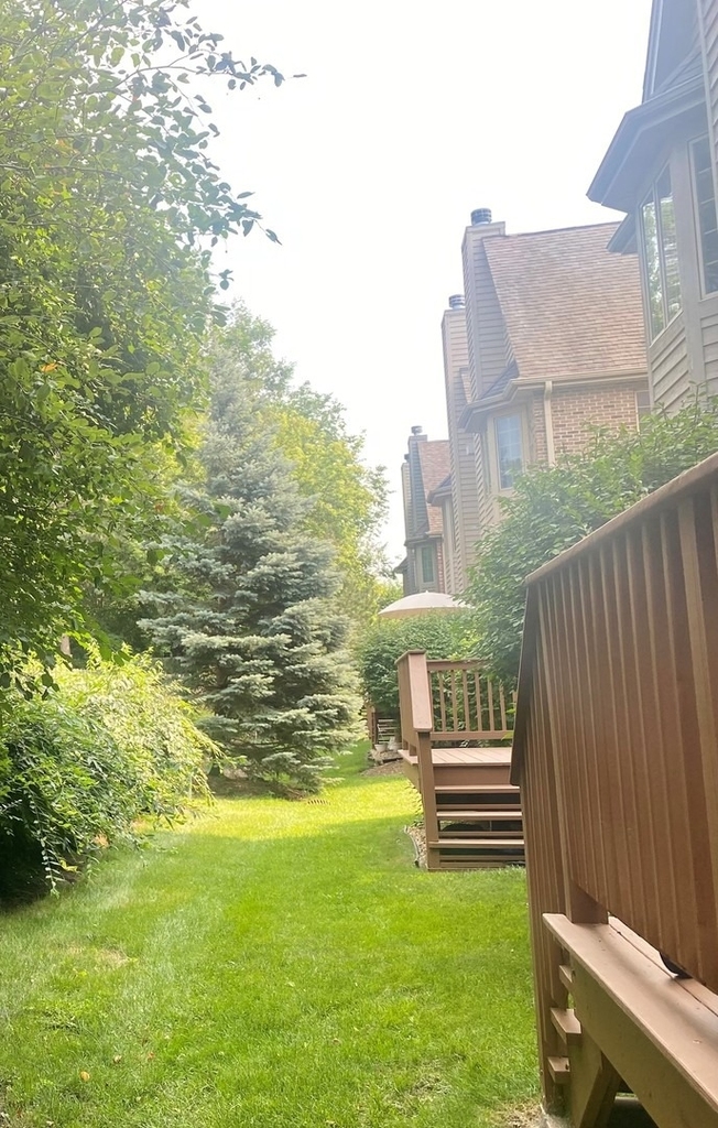 1501 Stonegate Manor - Photo 2