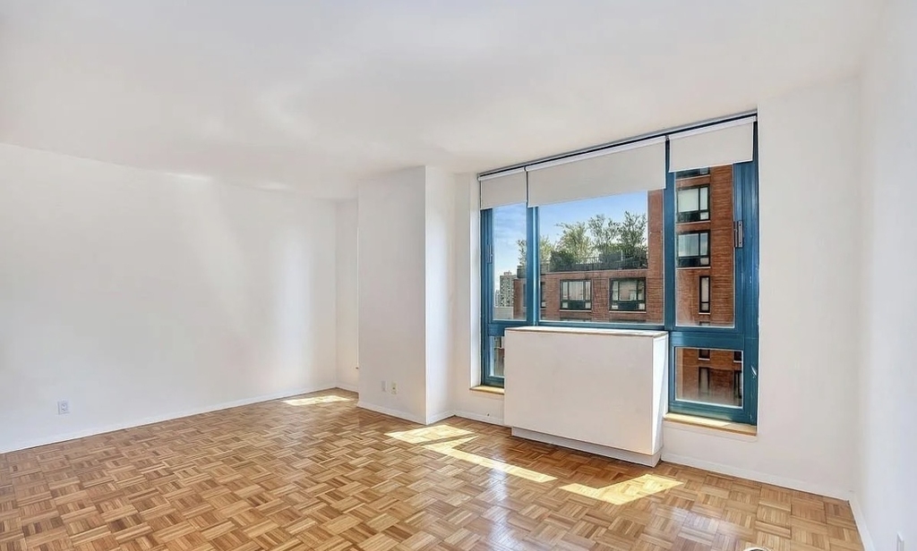 1 Irving Place - Photo 1