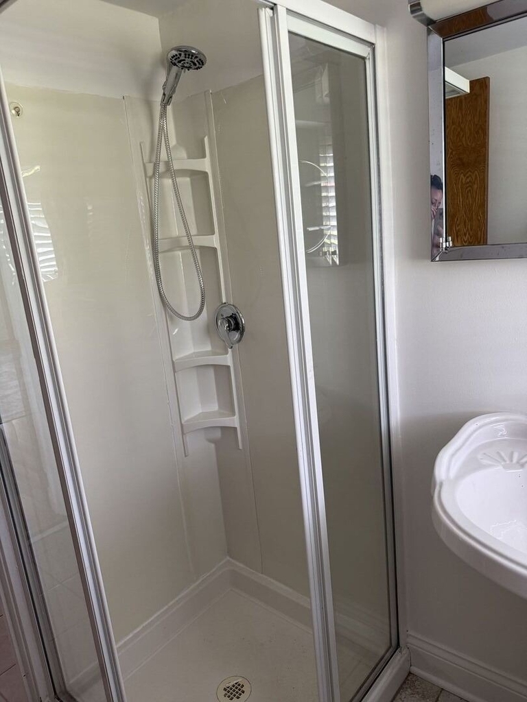 212 Valerie Court - Photo 18