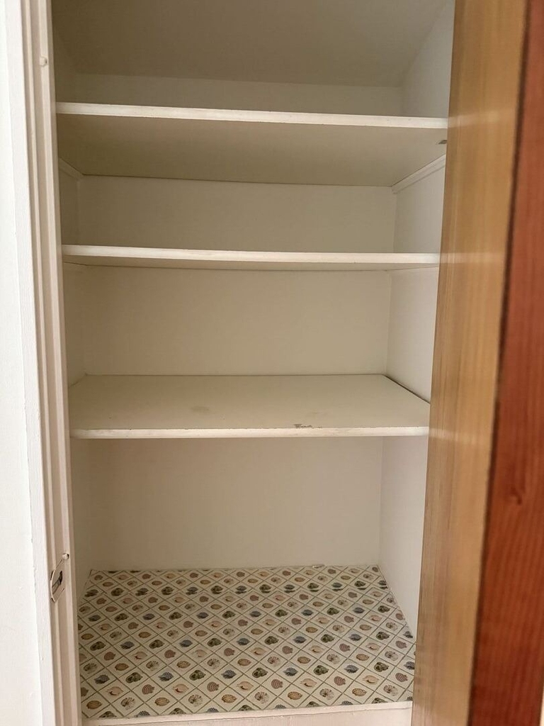 212 Valerie Court - Photo 23
