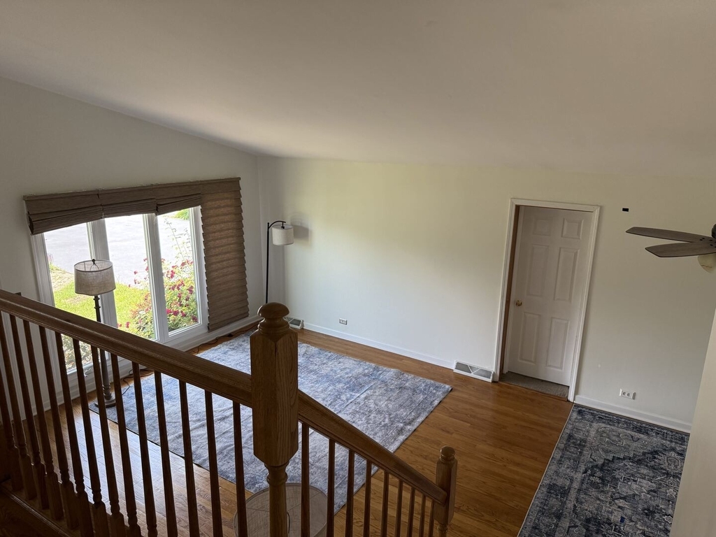 212 Valerie Court - Photo 7