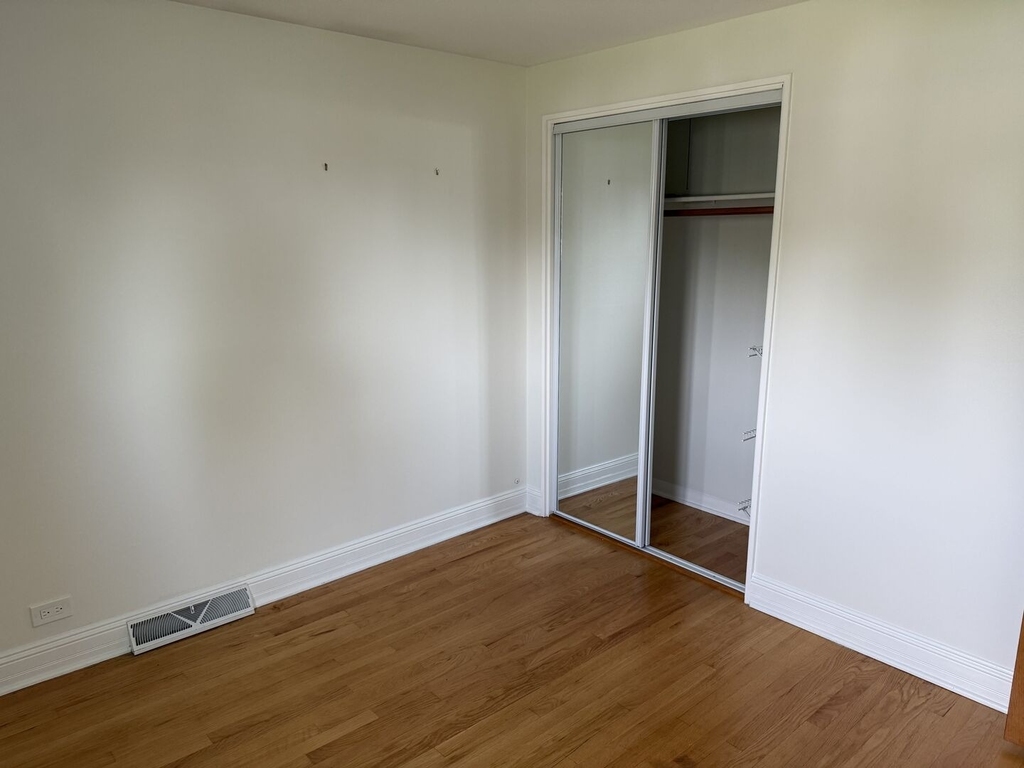 212 Valerie Court - Photo 22