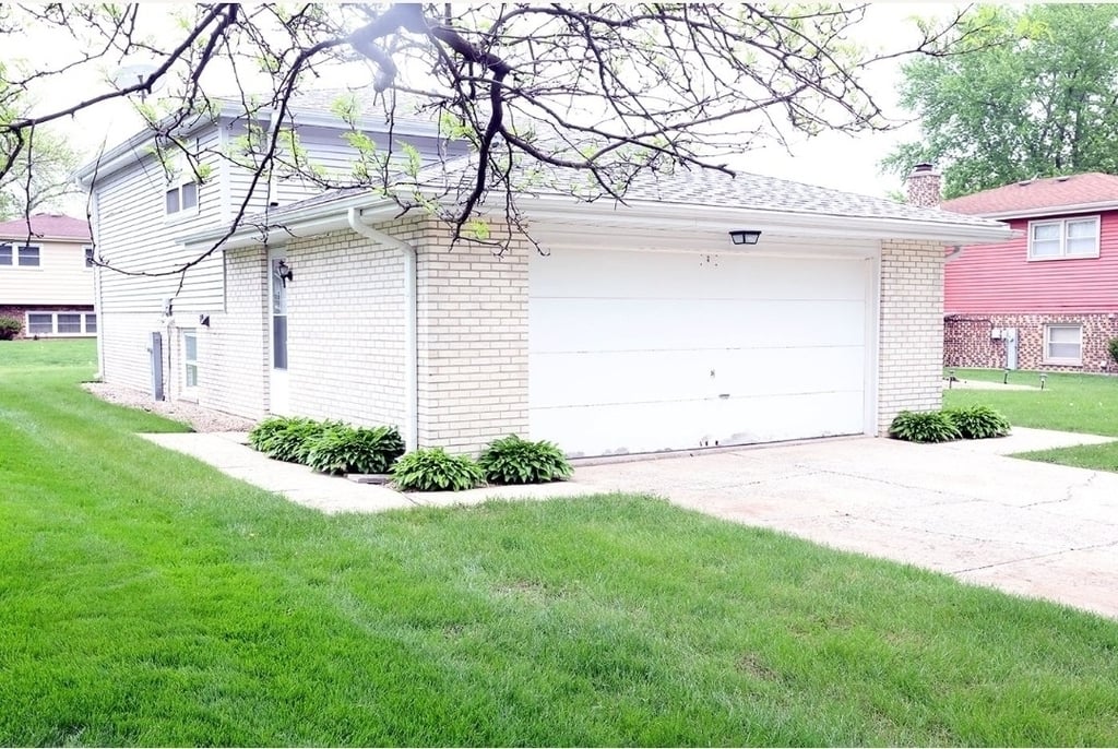 6024 Aspen Lane - Photo 1