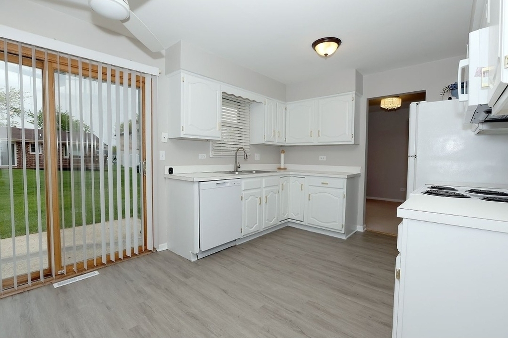 6024 Aspen Lane - Photo 10