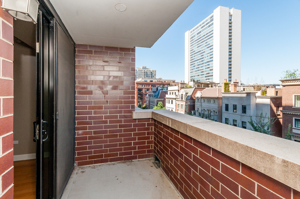 451 W Huron Street - Photo 18