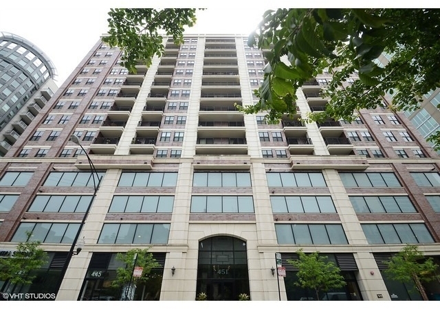 451 W Huron Street - Photo 0