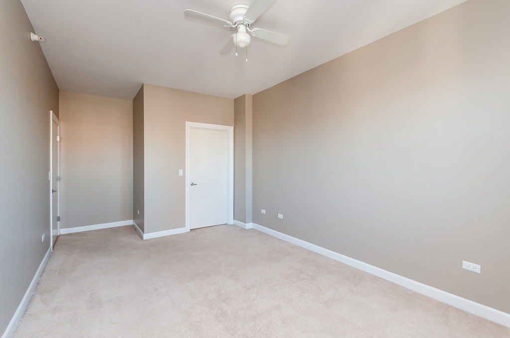 451 W Huron Street - Photo 14