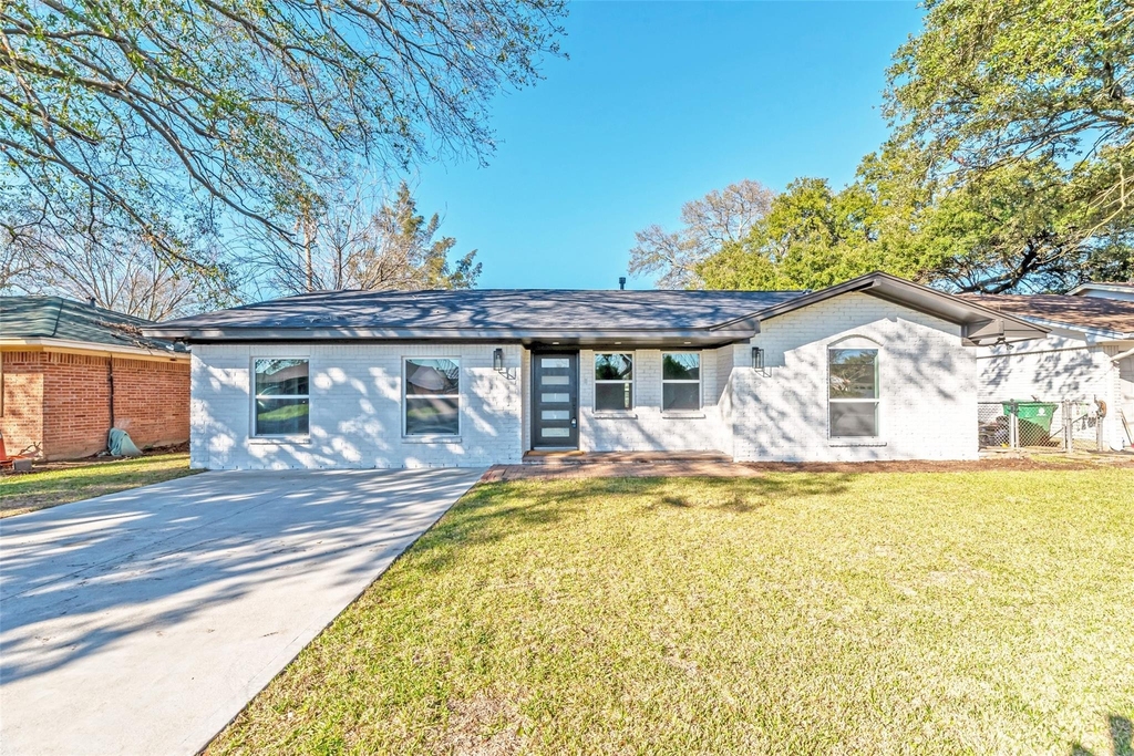8518 Cedel Dr - Photo 0