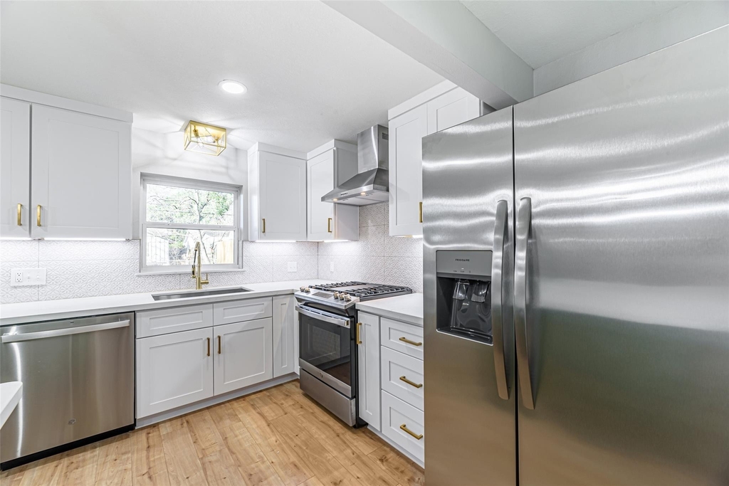 8518 Cedel Dr - Photo 15