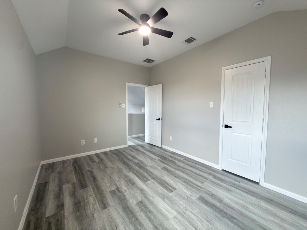 9413 Savannah Holly Drive - Photo 8
