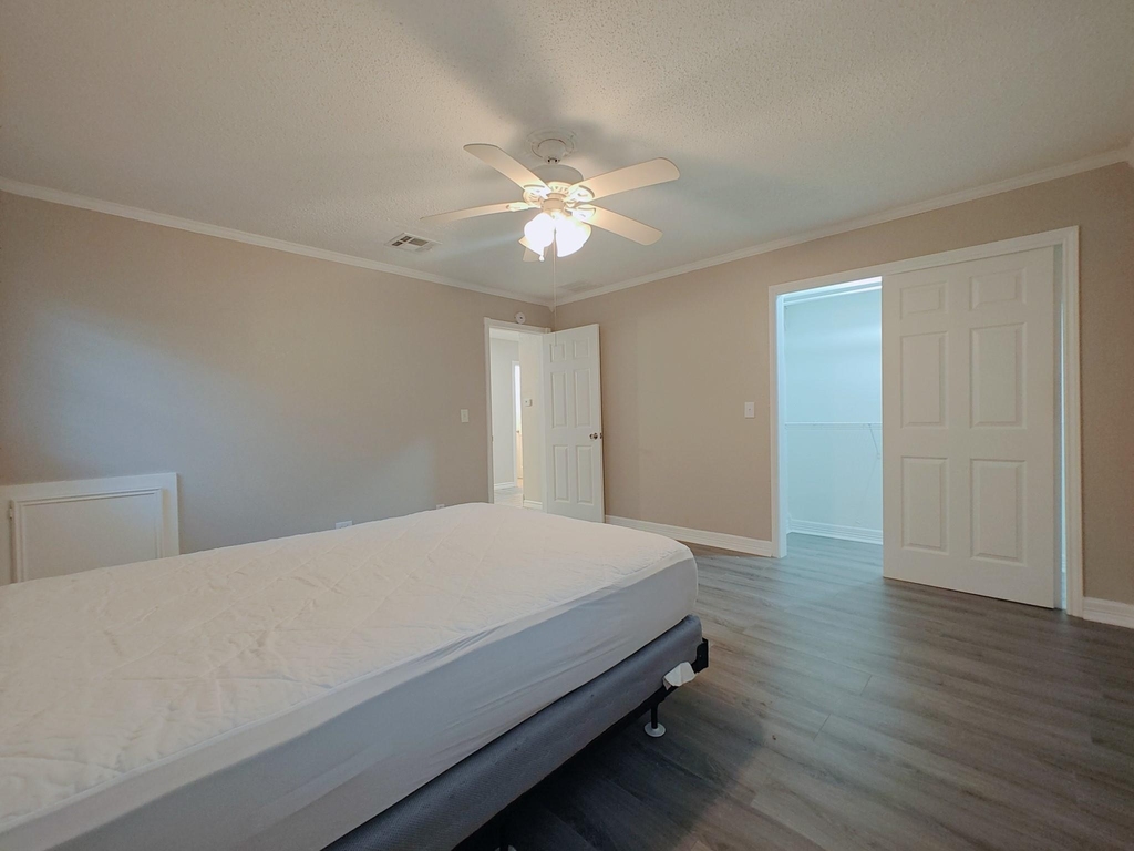 321 21st Avenue N - Photo 25