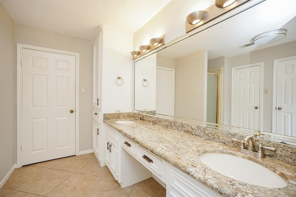 2918 E Elm Circle - Photo 5