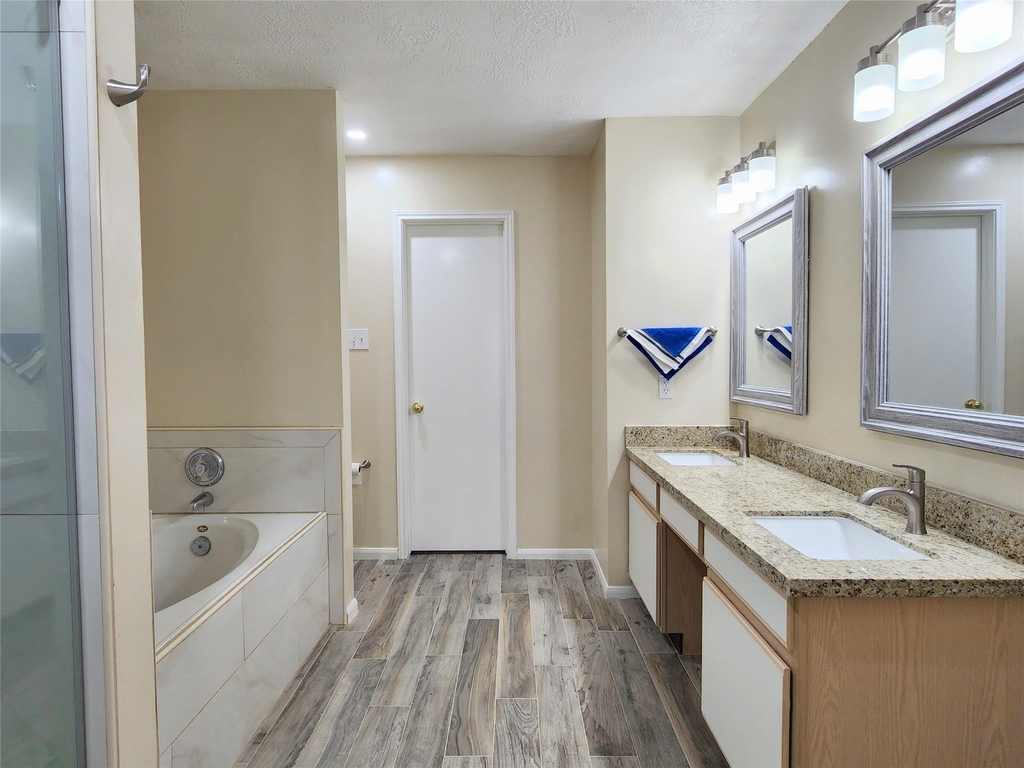 18123 Noble Forest Drive - Photo 17