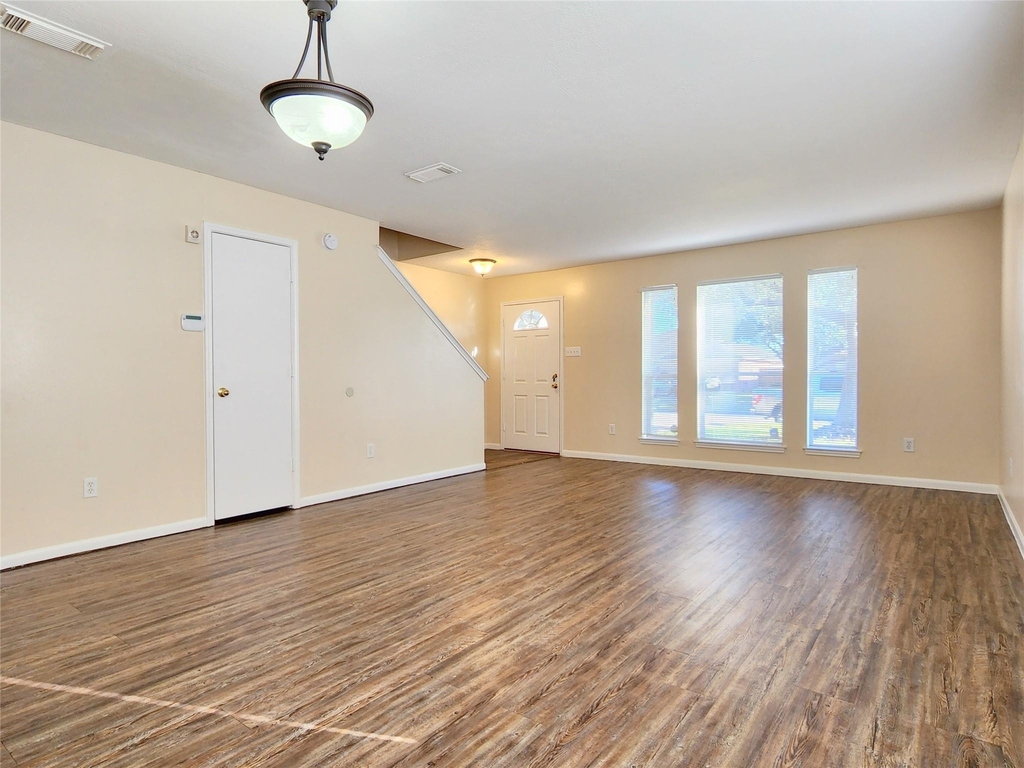 18123 Noble Forest Drive - Photo 4