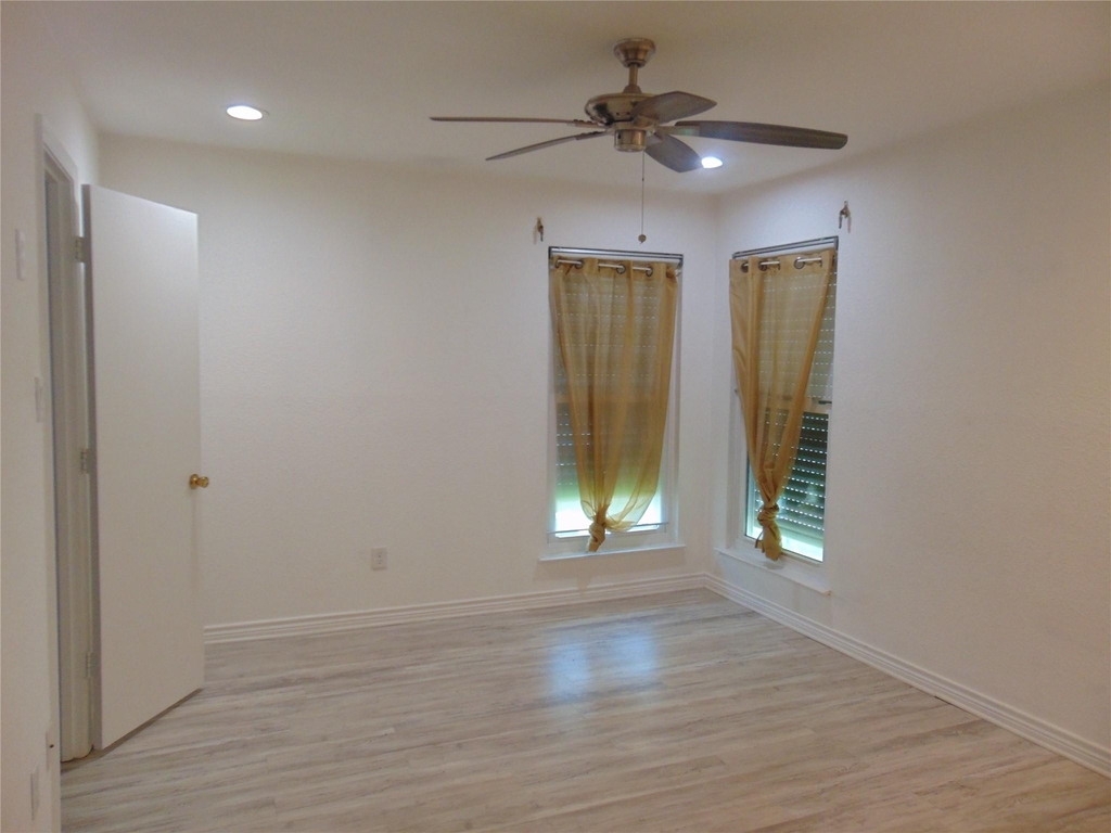 3220 69th Street - Photo 25