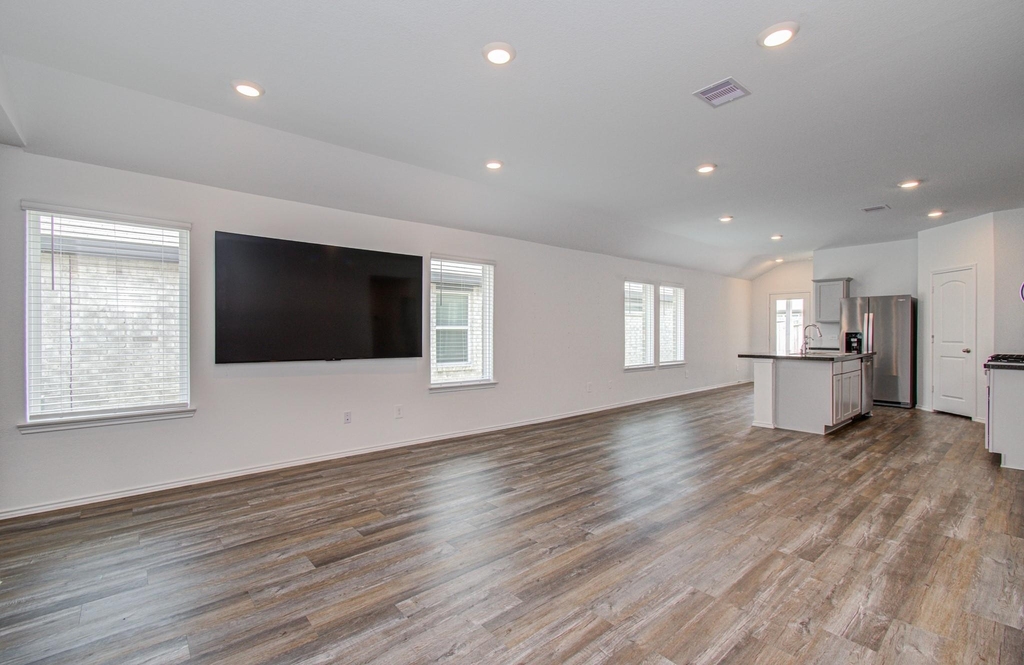 6111 Grove Of Pines St - Photo 8