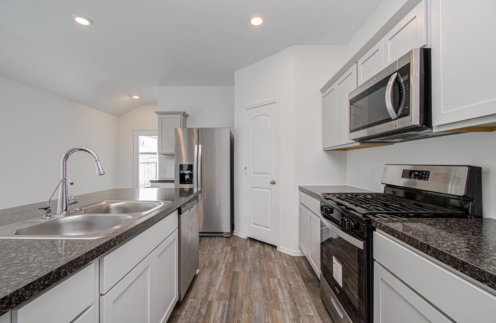 6111 Grove Of Pines St - Photo 14